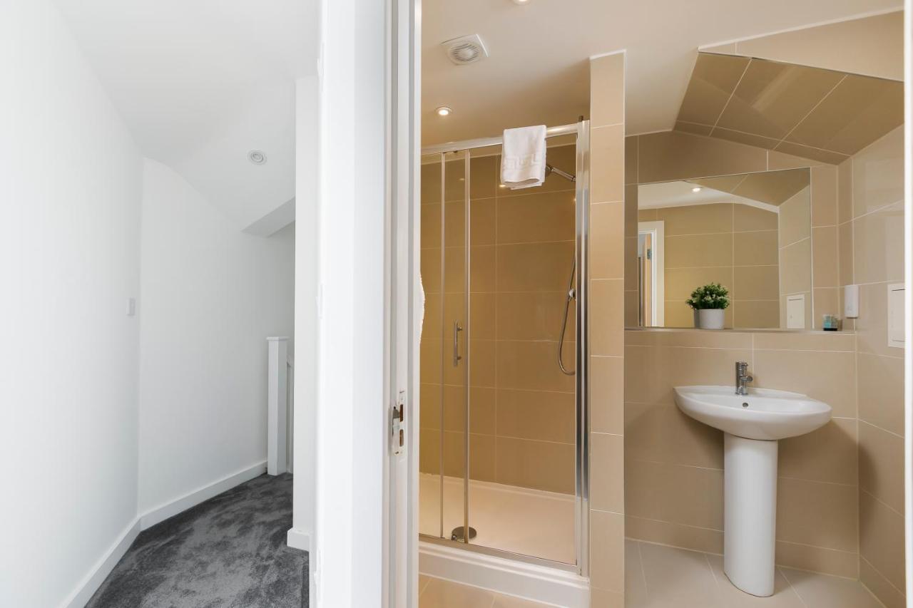 Skyvillion - 4 Bed Luxury Apartment With Balcony & Parking Енфілд Екстер'єр фото
