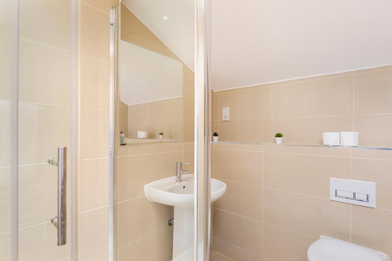 Skyvillion - 4 Bed Luxury Apartment With Balcony & Parking Енфілд Екстер'єр фото